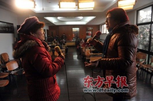 ���գ�77�q���~ѩӢ���ң��c64�q������ù�ͬ�ݳ����������m���x�����S���˴�·�ֵ��ľ����؄e�����ݵ������˼�����ʾ�����Ļ�����׃�������������в��ɻ�ȱ��һ���֡����ӛ��