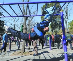 ���쉯�������������������ϣ�������������߀��˦��(d��ng)һ���w��140���ͬ�����o(w��)���ܱ���