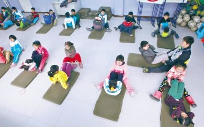 ���������������^(q��)��Ⱦ���أ���(j��)�К����_(t��i)�A(y��)��(b��o)�������������Н��F�����ϱ��L(f��ng)���(q��)ɢ�F�����D��R��һС���꼉(j��)�ĺ��ӂ�?c��)ڌW(xu��)У���������w���n������(b��o)ӛ��