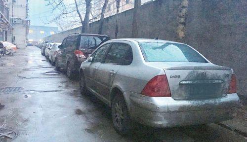 ʡ�ǖ|��һ���fС�^(q��)��(n��i)���](m��i)�Є���ͣ܇λ����������͛](m��i)�еط�ͣ܇��������(b��o)ӛ�� ���� �z